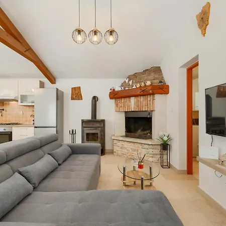Martinetinka Villa *
