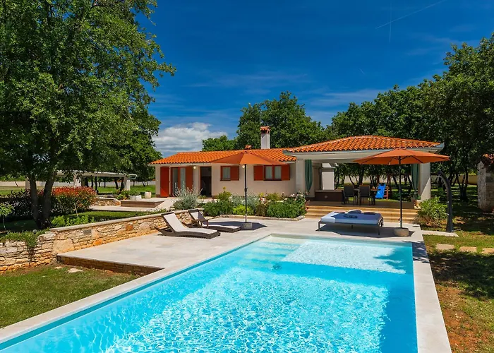 Martinetinka Villa *